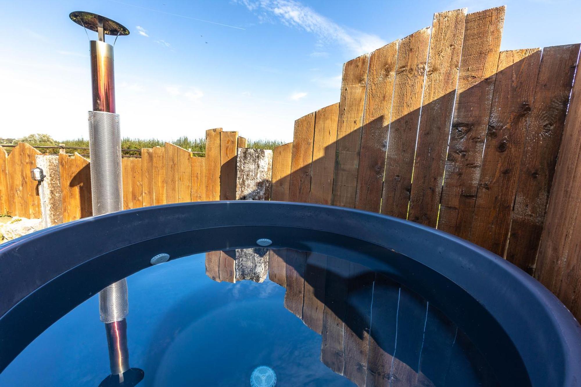 Les Tiny Du Pre Mathy - Logements Insolites Avec Jacuzzi A Profondeville Exterior foto